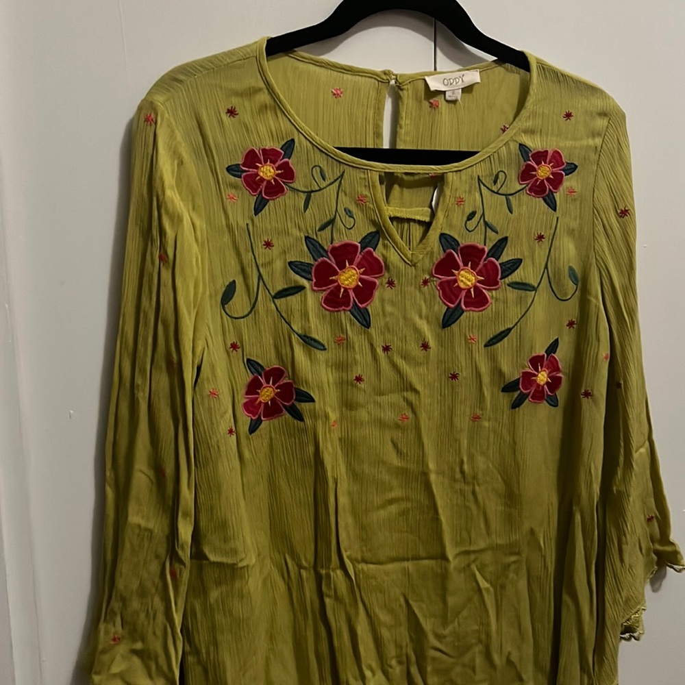 Women’s bell sleeve blouse